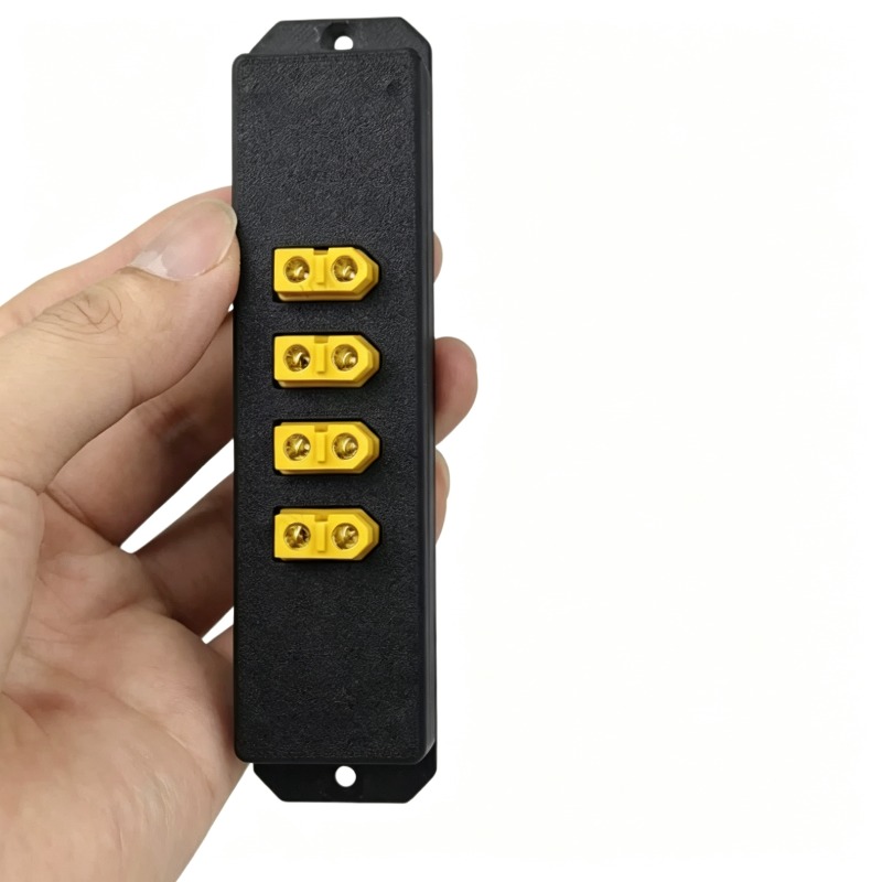1Pc DC 0‑150V 200A XT60 4‑Chan - Outdoor Power Distribution Board 评论和价格